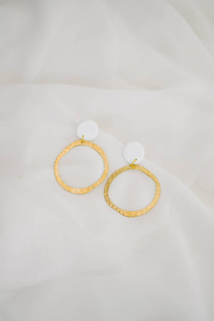 Cait Hoop Earrings: Black