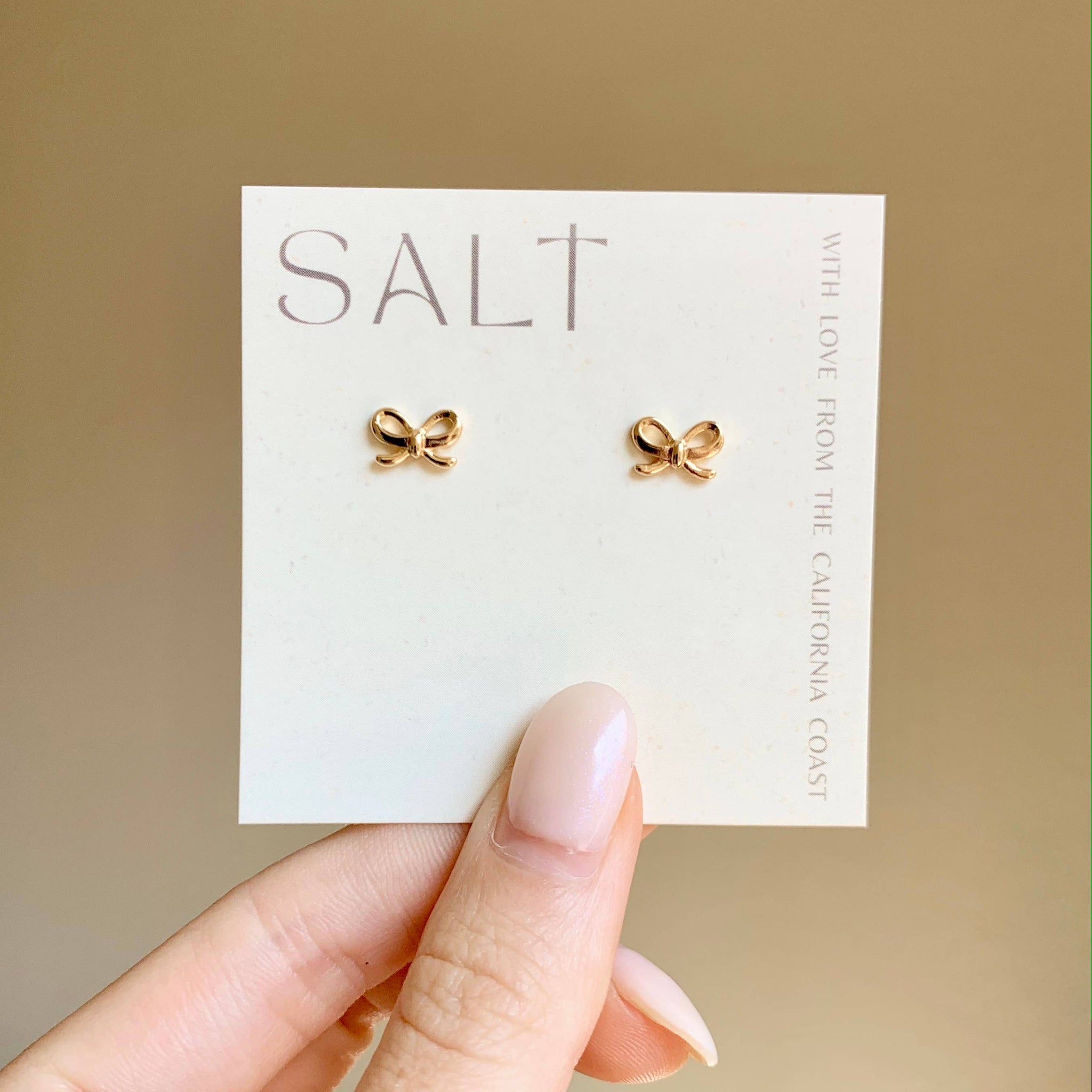 BOW STUDS | 18k gold