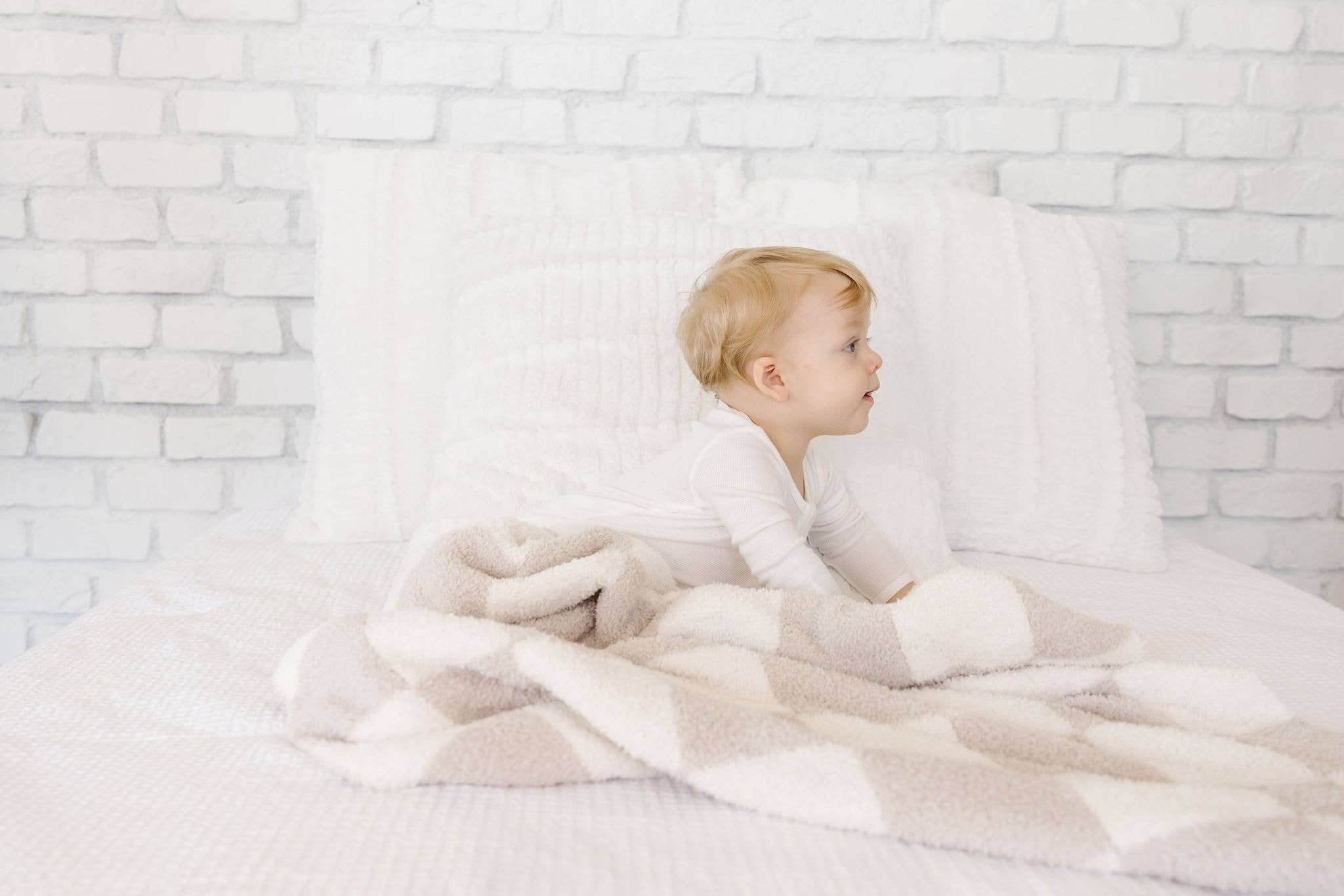 Oat Checkered Plush Blanket